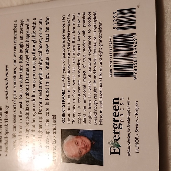 ROBERT STRAND  PAPER BACK  BOOK 📖 - Picture 3 of 8